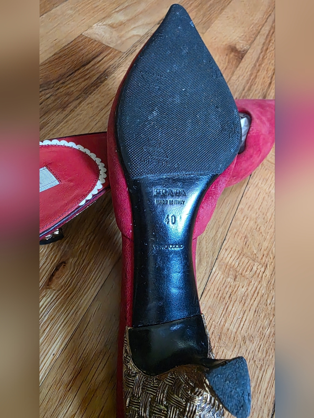 Prada Vintage Red Suede Kitten Heels Mules Gold Accent Anti Slip 40 US 10 - Picture 5 of 6